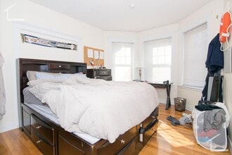 Building Photo - 83 Gibbs St