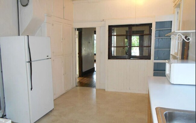 Foto del edificio - 2 Bedroom House Within Moments of Downtown and WWU