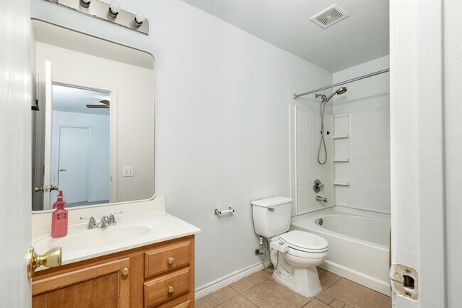 Foto del edificio - 4605 Nuckols Crossing Rd