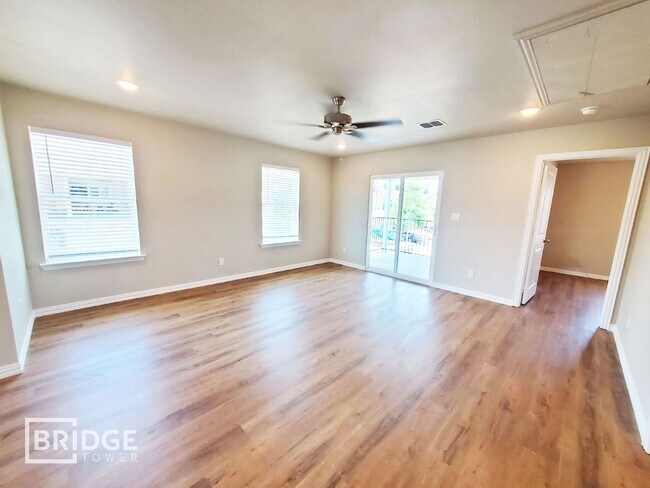 Foto del edificio - 1045 E Golden Ln