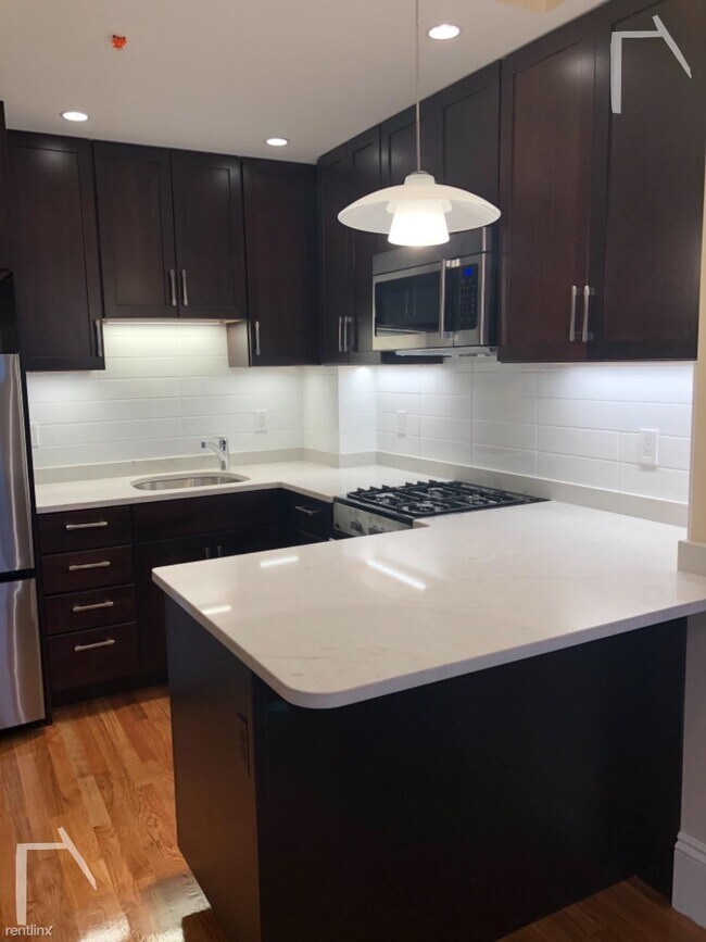 Foto del edificio - 1 br, 1 bath  - 871 Beacon St Apt 5A