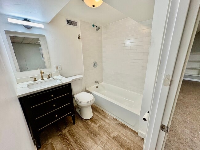 Bathroom - 4618 W Montana St