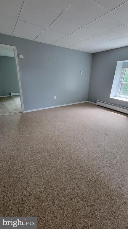 Building Photo - 409 Country Club Rd