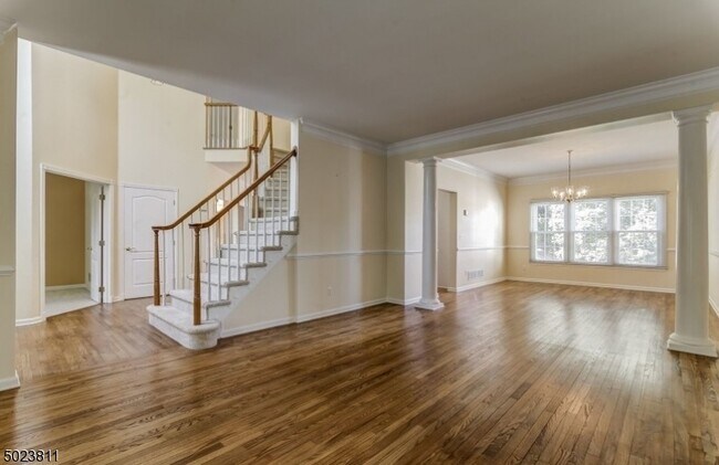 Building Photo - 71 Vanderveer Dr