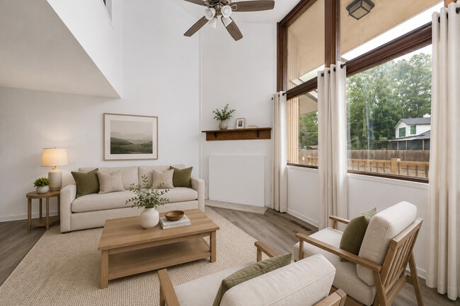 Building Photo - Earl’s Point Condominiums