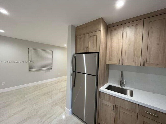 Foto del edificio - 1844 NW 19th St