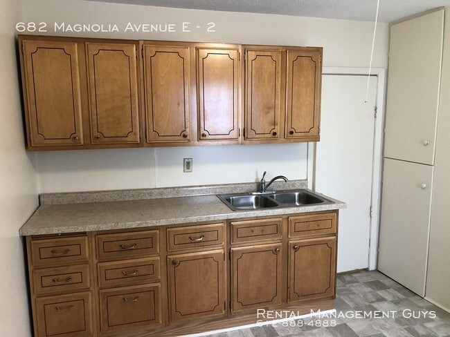 Building Photo - Cute Upper Level of St. Paul Duplex