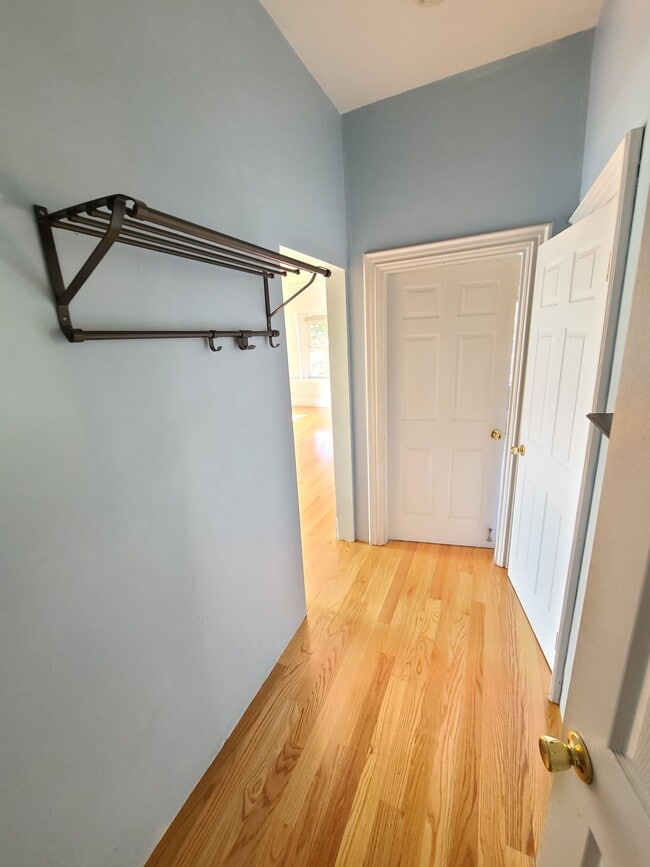 Building Photo - 84 Ellery St