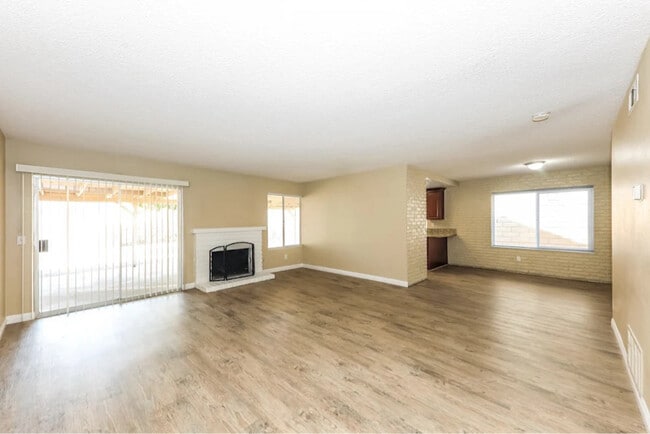 Foto del edificio - 8770 Buckeye Ct