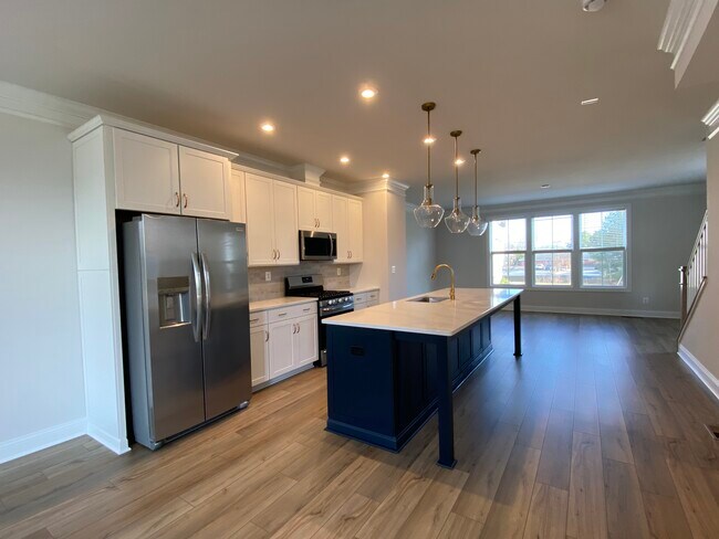 Building Photo - 3197 Acadia Dr