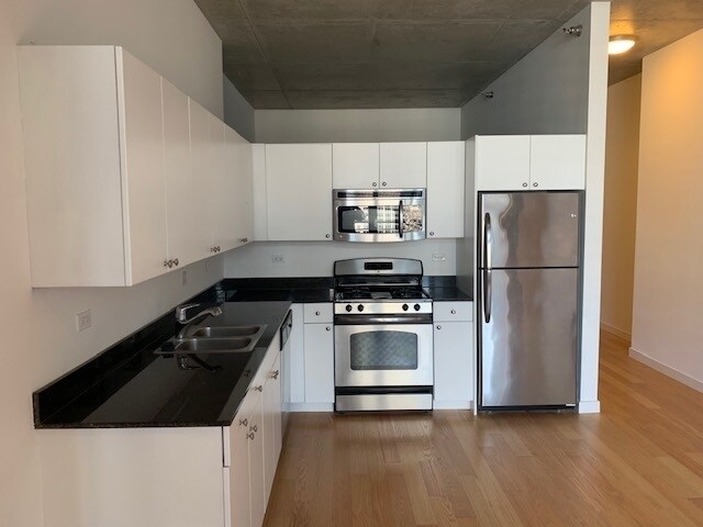 Foto del edificio - 235 W Van Buren St