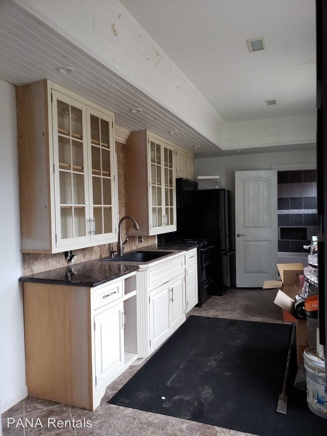 Building Photo - 3 br, 2 bath House - 543 Spring St.