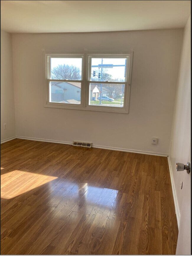 1003 Apple Ct, Aurora, IL 60505 Townhome Rentals in Aurora IL