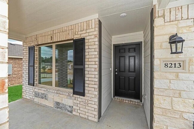 Building Photo - 8213 Red Spruce St