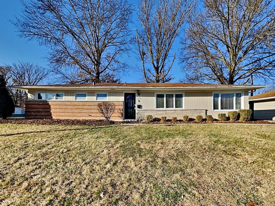 470 Shabbona Dr House Rental in Park Forest, IL