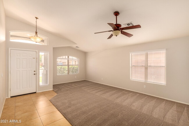 Foto del edificio - 11455 E Peterson Ave