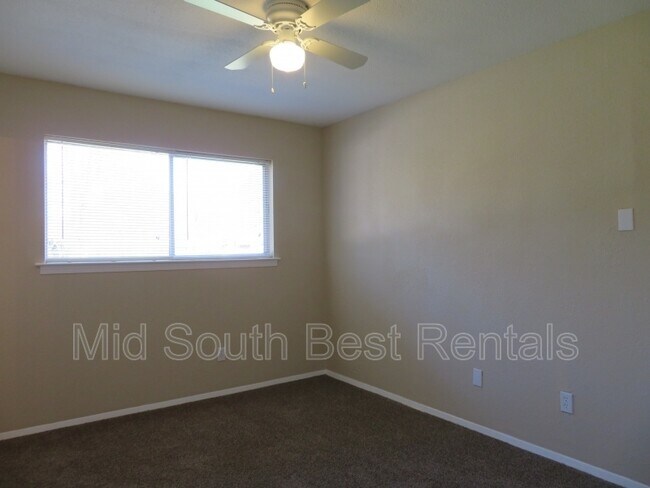 Building Photo - 4571 Spring Valley Dr