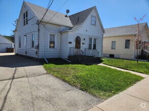 Building Photo - 321 6th St