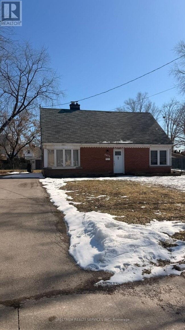 Building Photo - 2052 Churchill Ave