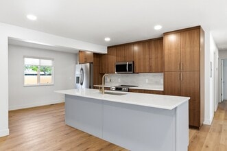 Building Photo - 1153 Buccaneer Dr