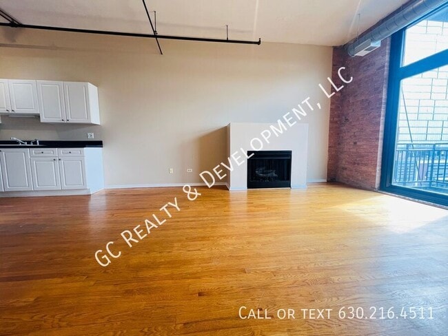 Building Photo - 2024 S Wabash Ave