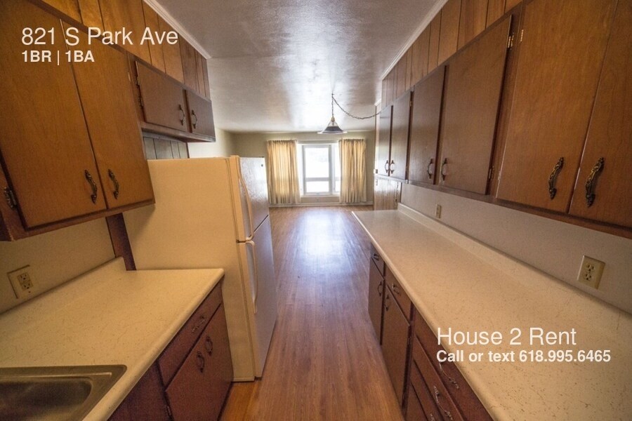 Primary Photo - 821 S Park Ave