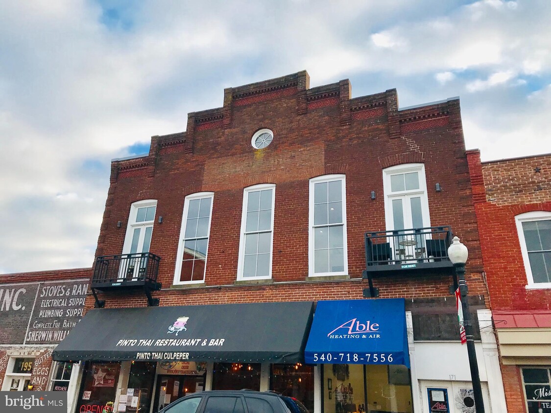 Primary Photo - 171 E Davis St