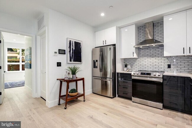 Building Photo - 1312 13th St NW