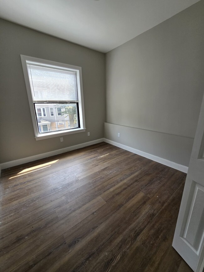 Building Photo - 81 Saltonstall Ave