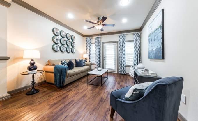 Foto principal - 1 bedroom in Houston TX 77057