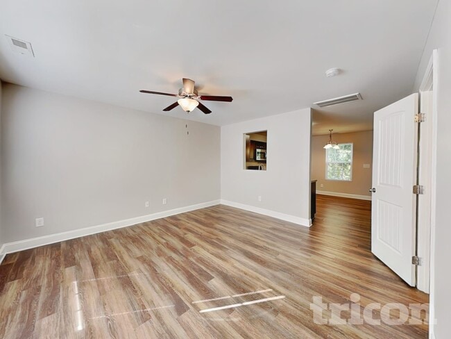 Foto del edificio - 239 Morning Dew Dr