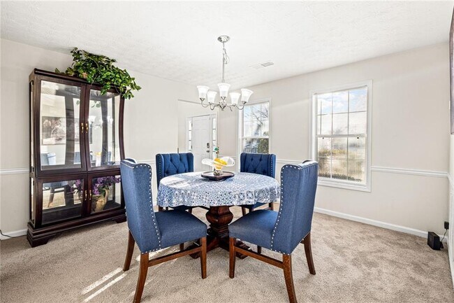 Foto del edificio - 2034 Locksley Terrace