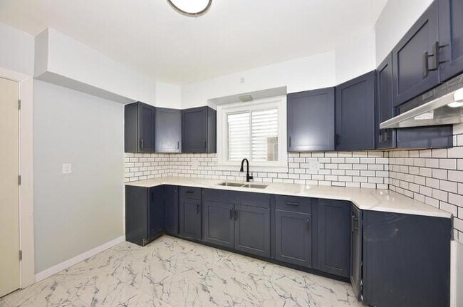 Foto del edificio - 2129 N 47th St