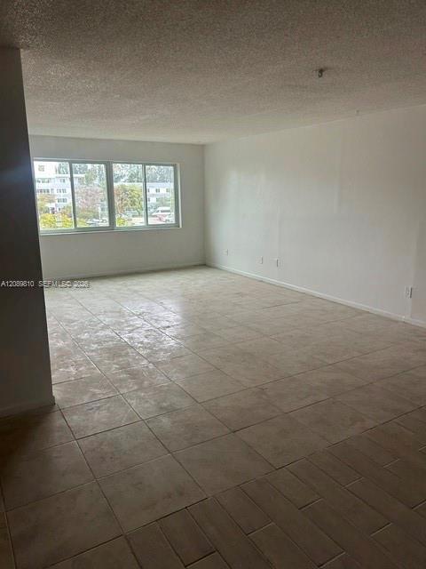 Foto del edificio - 14850 Naranja Lakes Blvd