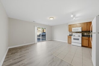 Building Photo - 3423 Ridgeland Ave