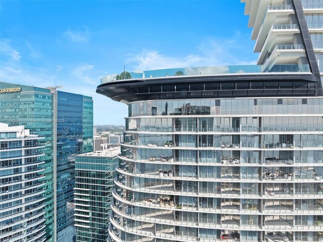 Building Photo - 300 Biscayne Blvd Way