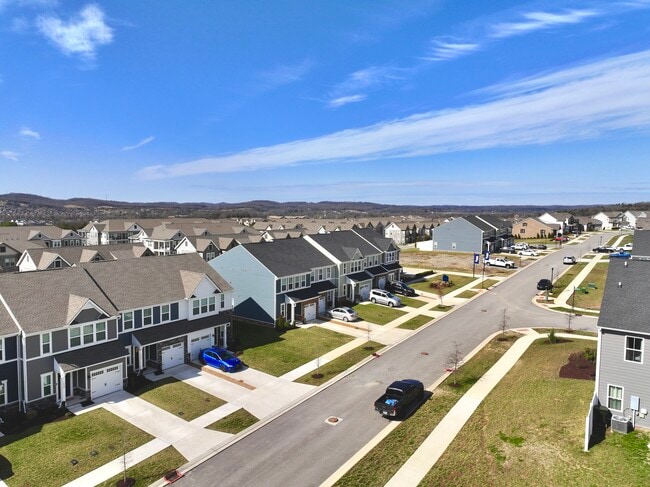 Building Photo - 1037 Clendening Dr