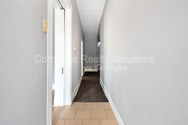 Building Photo - 5132 Kensington Ave