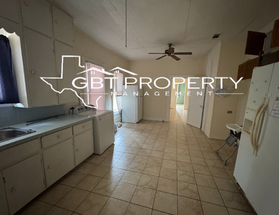 Foto del edificio - 2 Bedroom 1 Bathroom Home Downtown Kosse