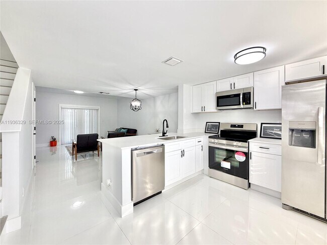 Foto del edificio - 2699 NE 15th St