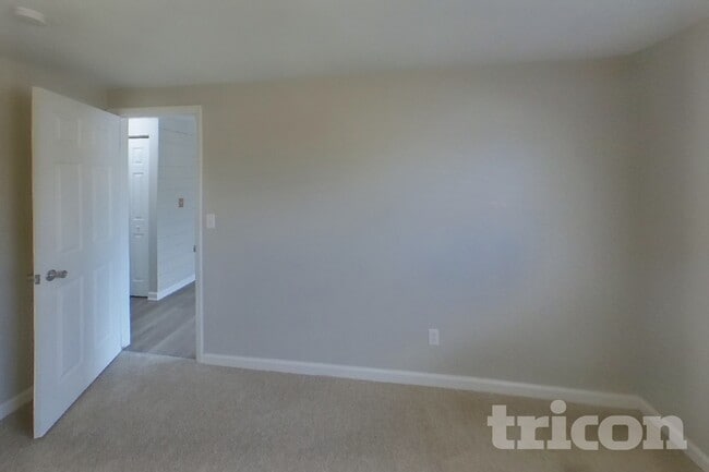 Building Photo - 4540 Monica Dr