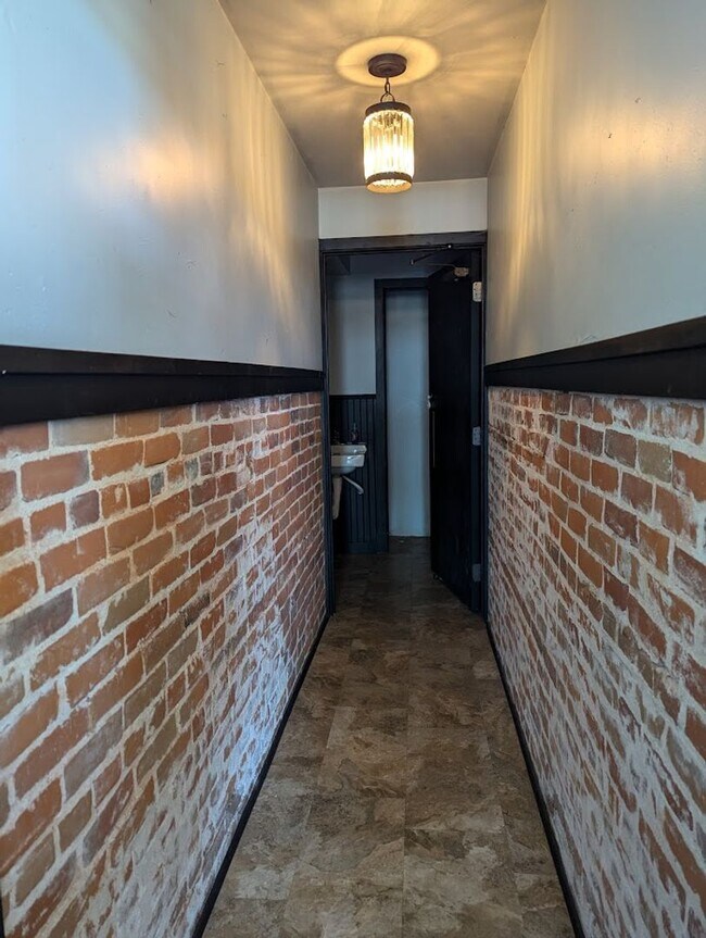 Foto del edificio - Cute little corner cafe in Genesee