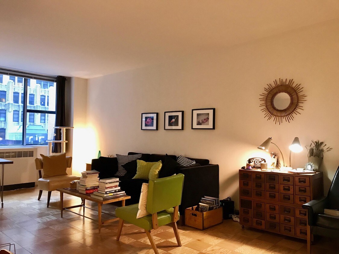 Primary Photo - 320 East 46th Street