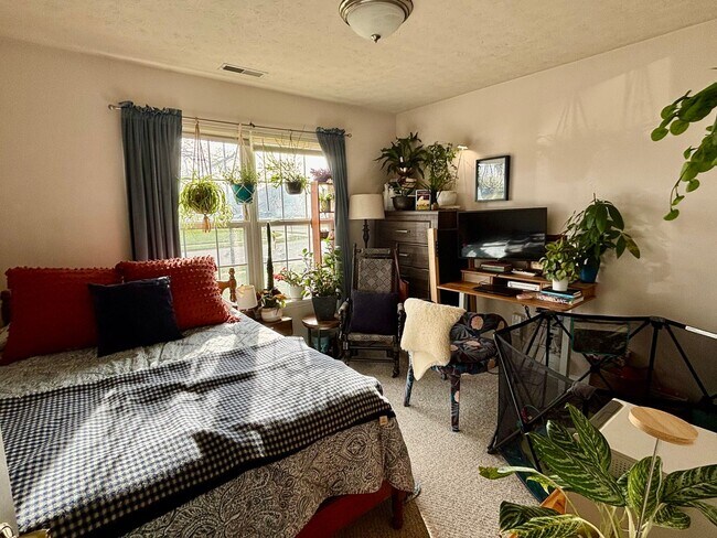 Foto del edificio - 3730 Ellison Dr