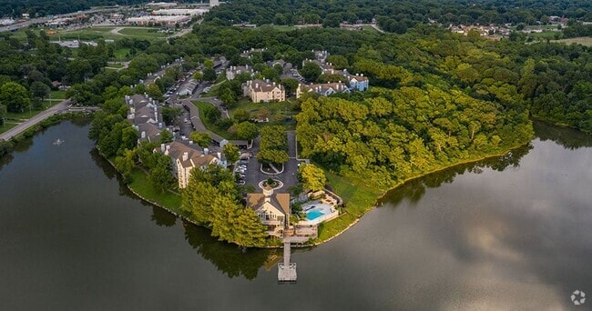 Building Photo - Whispering Lake Apartments