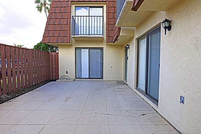 Foto del edificio - 5219 Cedarbend Dr