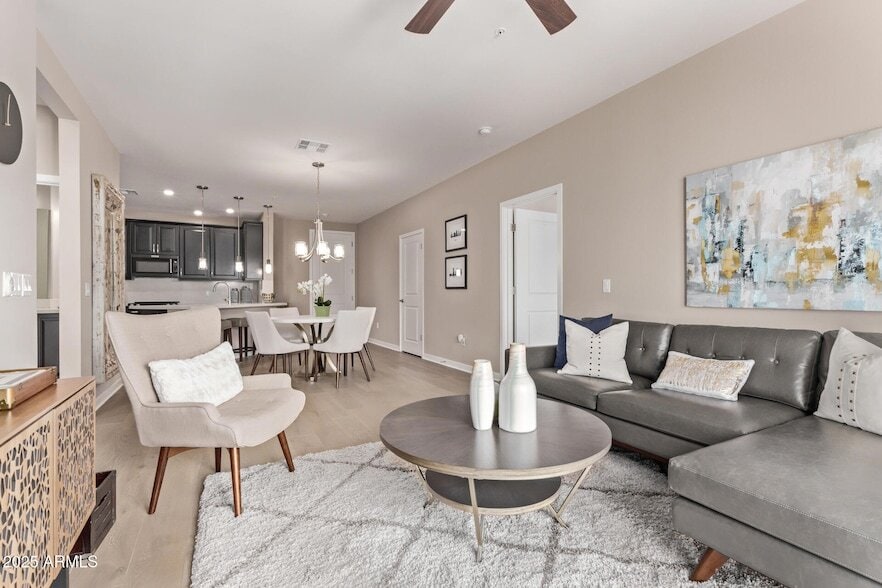 Foto principal - 2511 W Queen Creek Rd