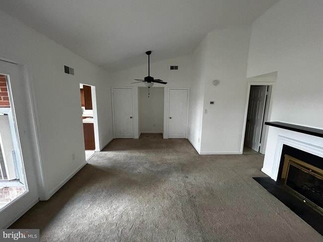 Building Photo - 549 Colecroft Ct