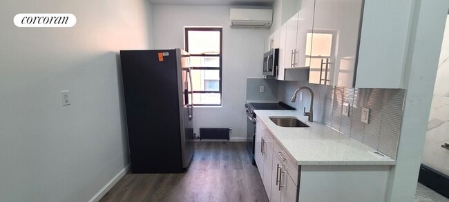 Foto del edificio - 30-56-56 12th St