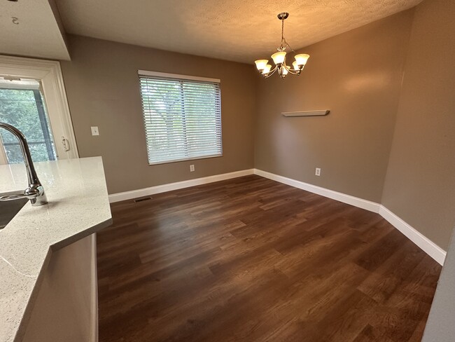 Building Photo - 7043 Muirfield Dr
